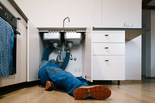Professional Emergency Plumber technician working in Thurston, OH